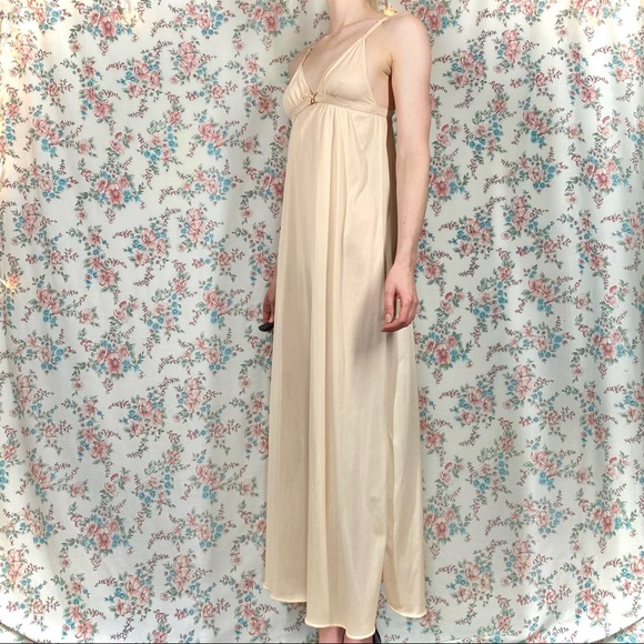 60s 70s nude full slip dress - Picture 3 of 8